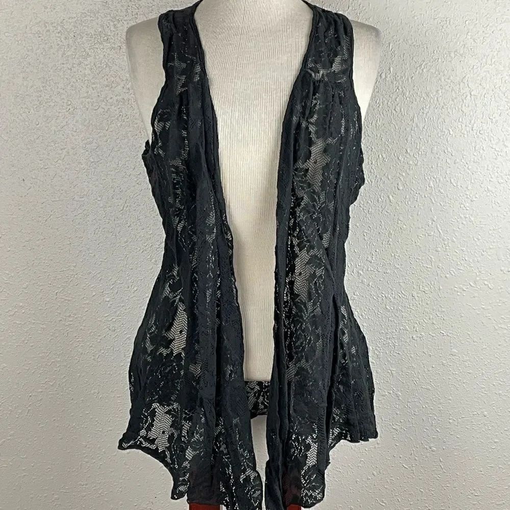 Pre-Loved Maurices Womens Black Lace Short Sleeve Cardigan Size 0